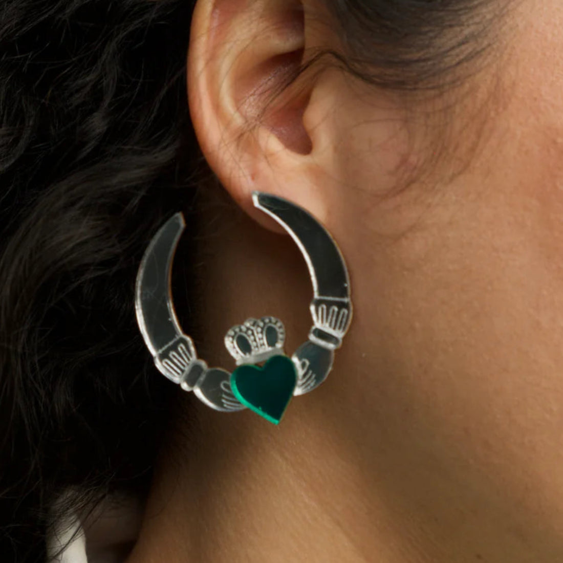 Cuteryko's claddagh stud earrings in silver